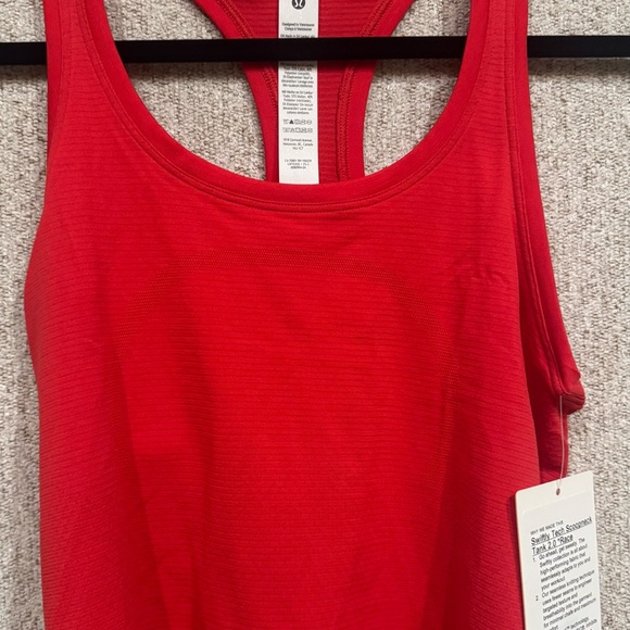 lululemon athletica Women's Swiftly Tech Scoopneck tank 2.0 NWT - Picture 3 of 3